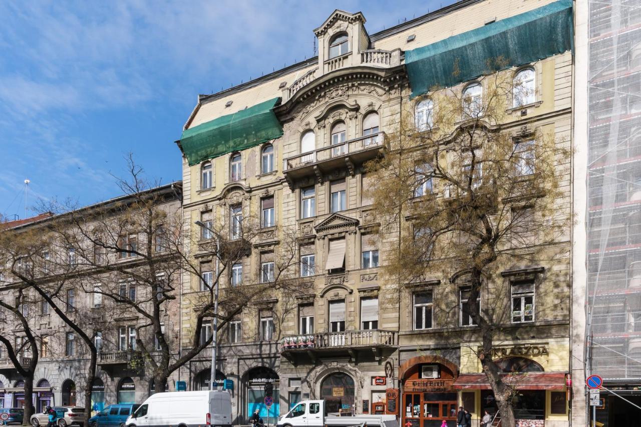 Westend Apartment *